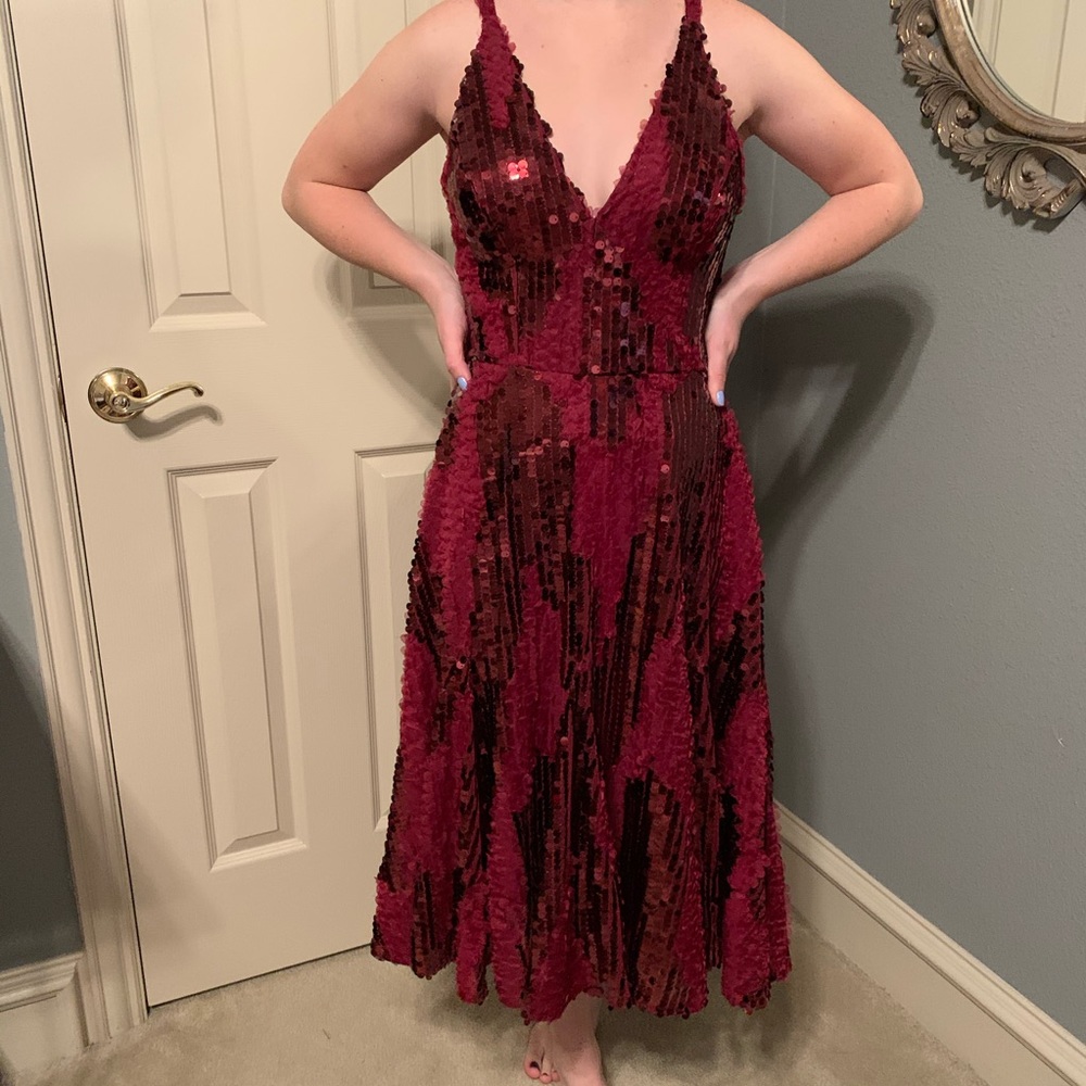 Dress The Population Sophie Sequin Burgundy XS-S